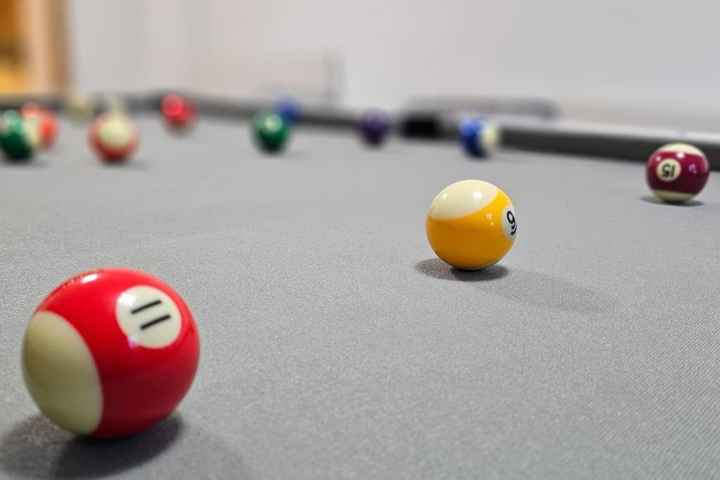 The Hive 4 Bed House Pool Table Air-Con Villa Мейдстън Екстериор снимка